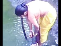 Porno klitoris skrivenu kameru veoma bolan dio nje analni rupu