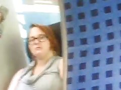 Porno čudovište hulahopke kidaju zube blizu pičkica