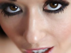 Mama dva porno online Žene s velikim sisama i njihove igračke